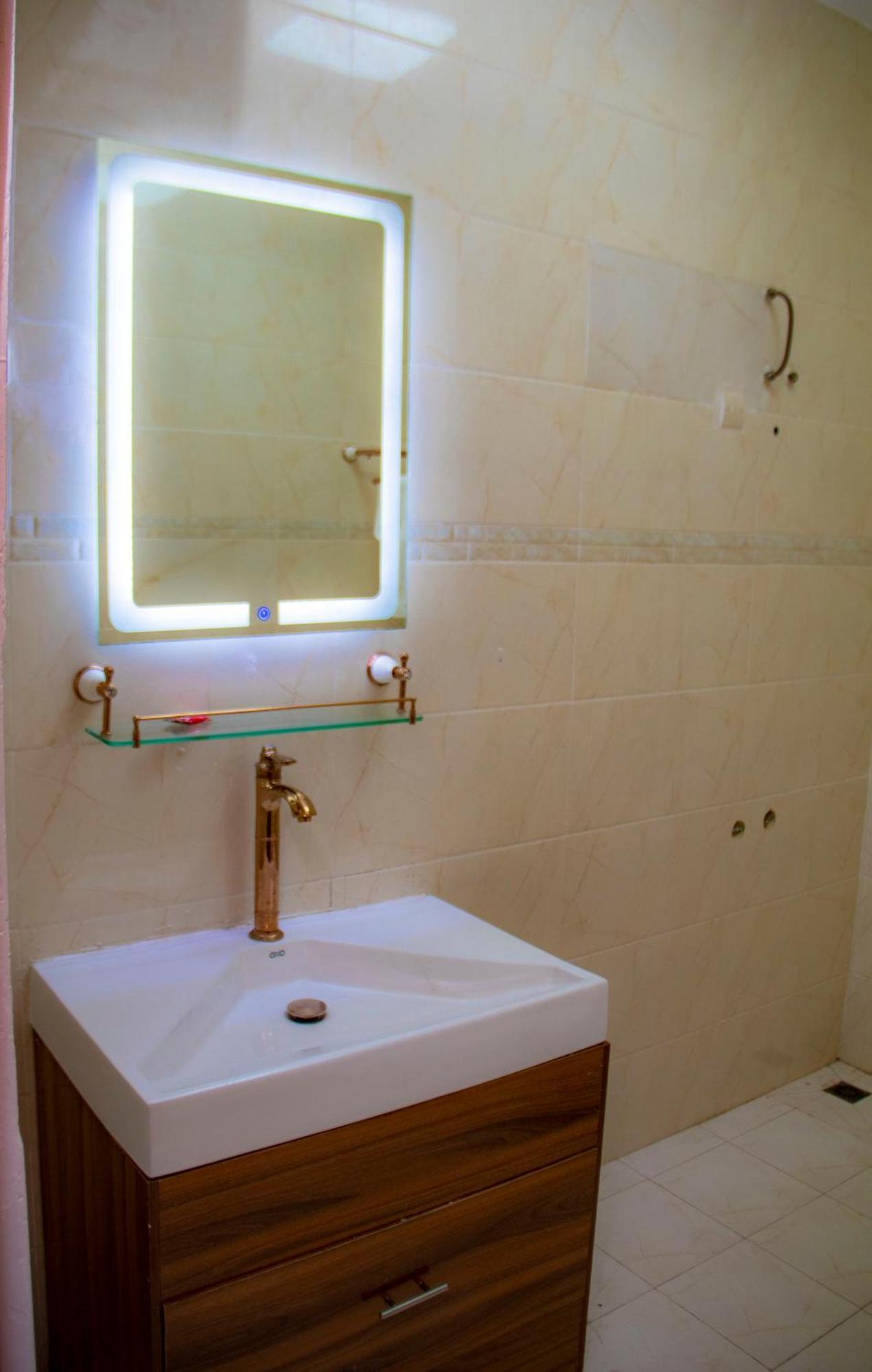Hotel L'Apero Cotonou Luaran gambar