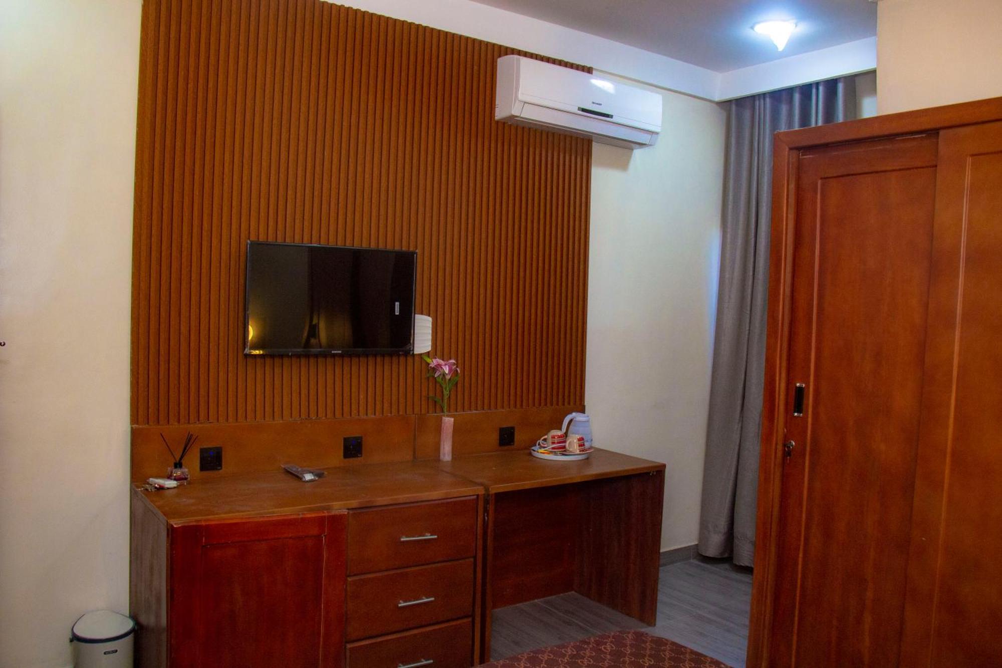 Hotel L'Apero Cotonou Luaran gambar
